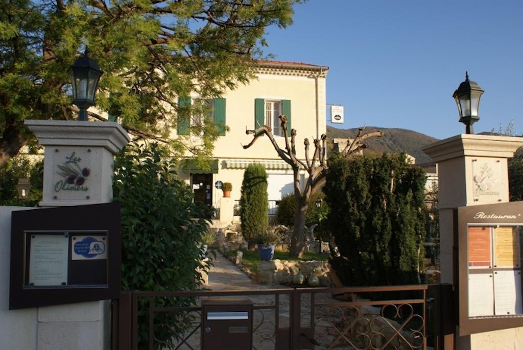 Hotel Restaurant Les Oliviers Nyons Kültér fotó