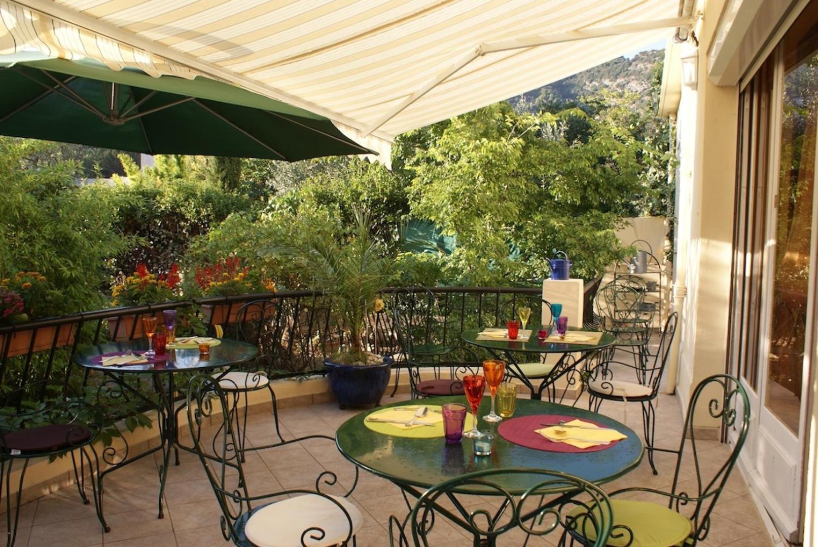 Hotel Restaurant Les Oliviers Nyons Kültér fotó