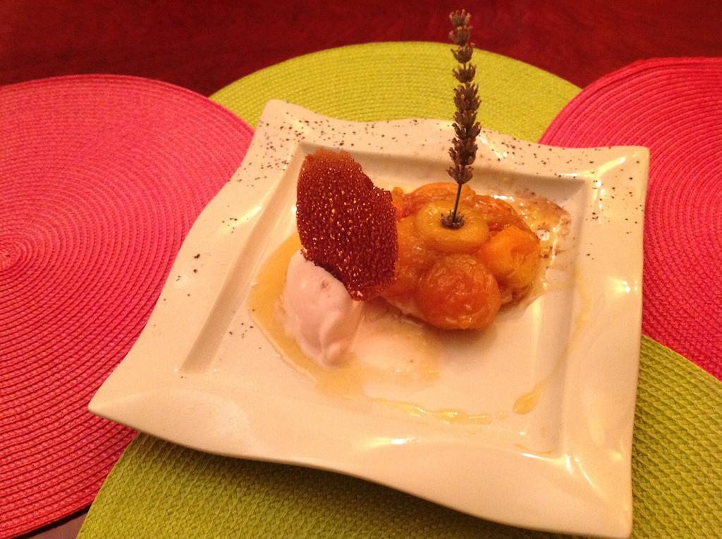 Hotel Restaurant Les Oliviers Nyons Kültér fotó
